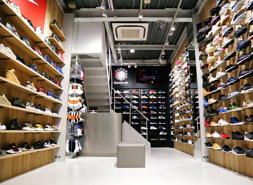 アトモスの本店「atmos Flagship store」がリニューアルオープン | some(z)up