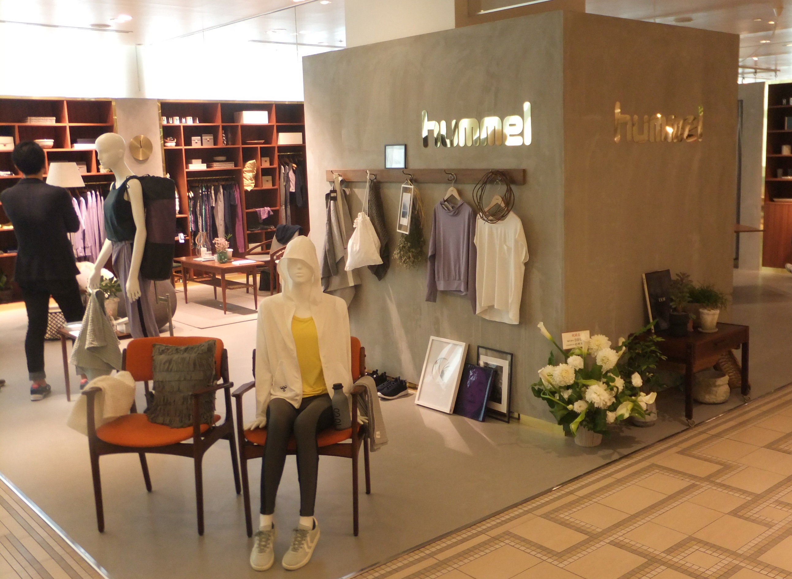 世界初 ヒュンメルウィメンズストア がコレド日本橋にオープン Some Z Up